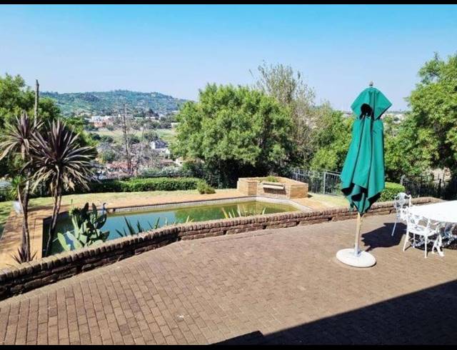 5 BEDROOM HOUSE FOR SALE IN MONDEOR